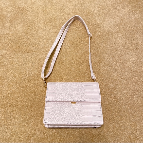 New Ivory Pink Messenger Bag - Picture 3 of 7